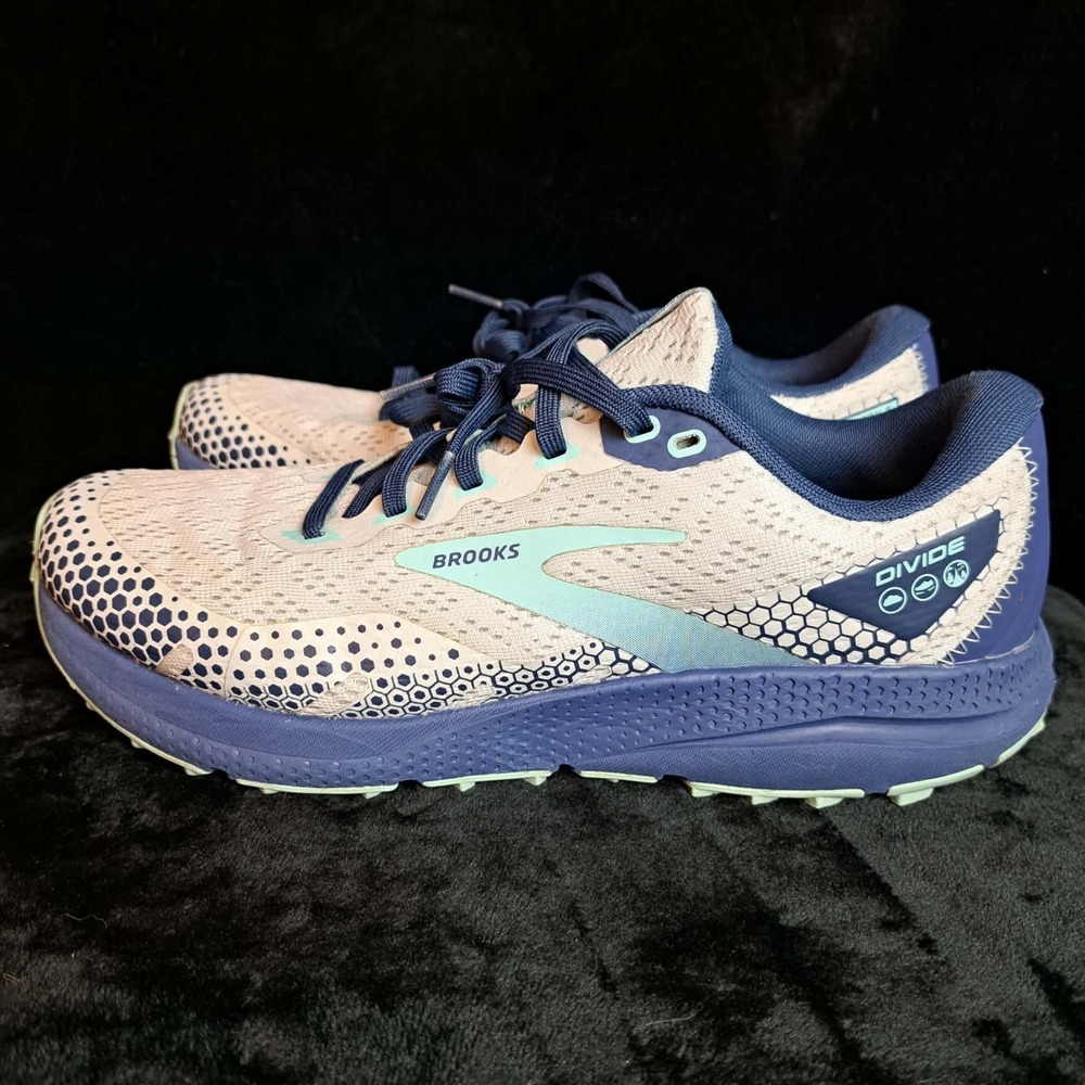 Brooks Divide 3‎ Blue white 1203681B006 Training Sneaker Shoes Women's 9.5 B